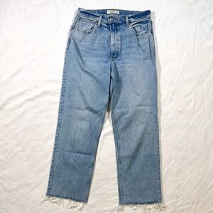 Abercrombie 90’s Straight Ultra High Rise 10 30 Mid Wash Cropped